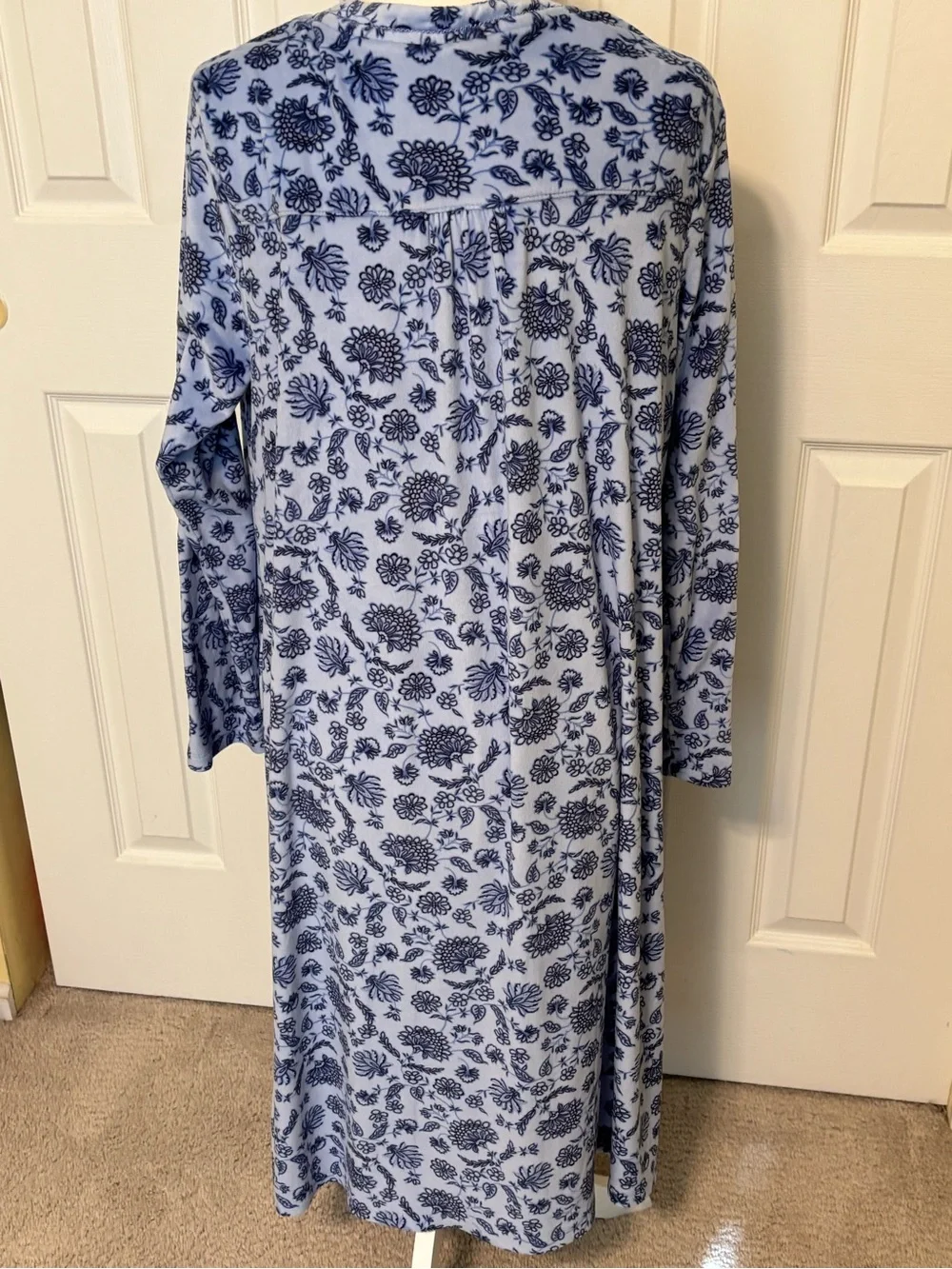 ARIA Blue Floral Fleece Sleep Shirt/Robe Size Large